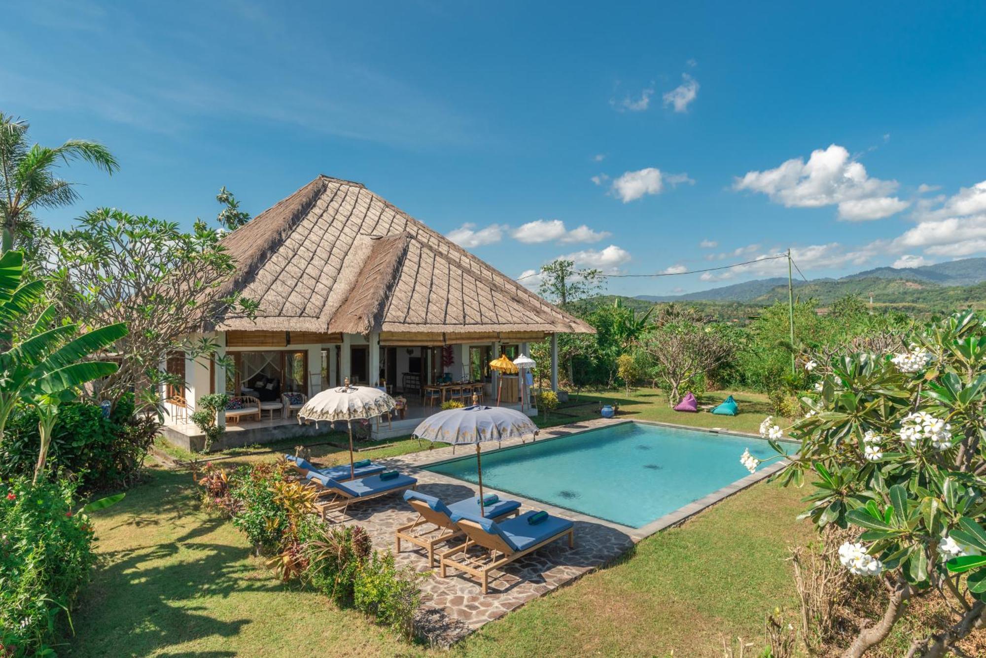 Absolute Beach Front Villa Umeanyar Exterior foto