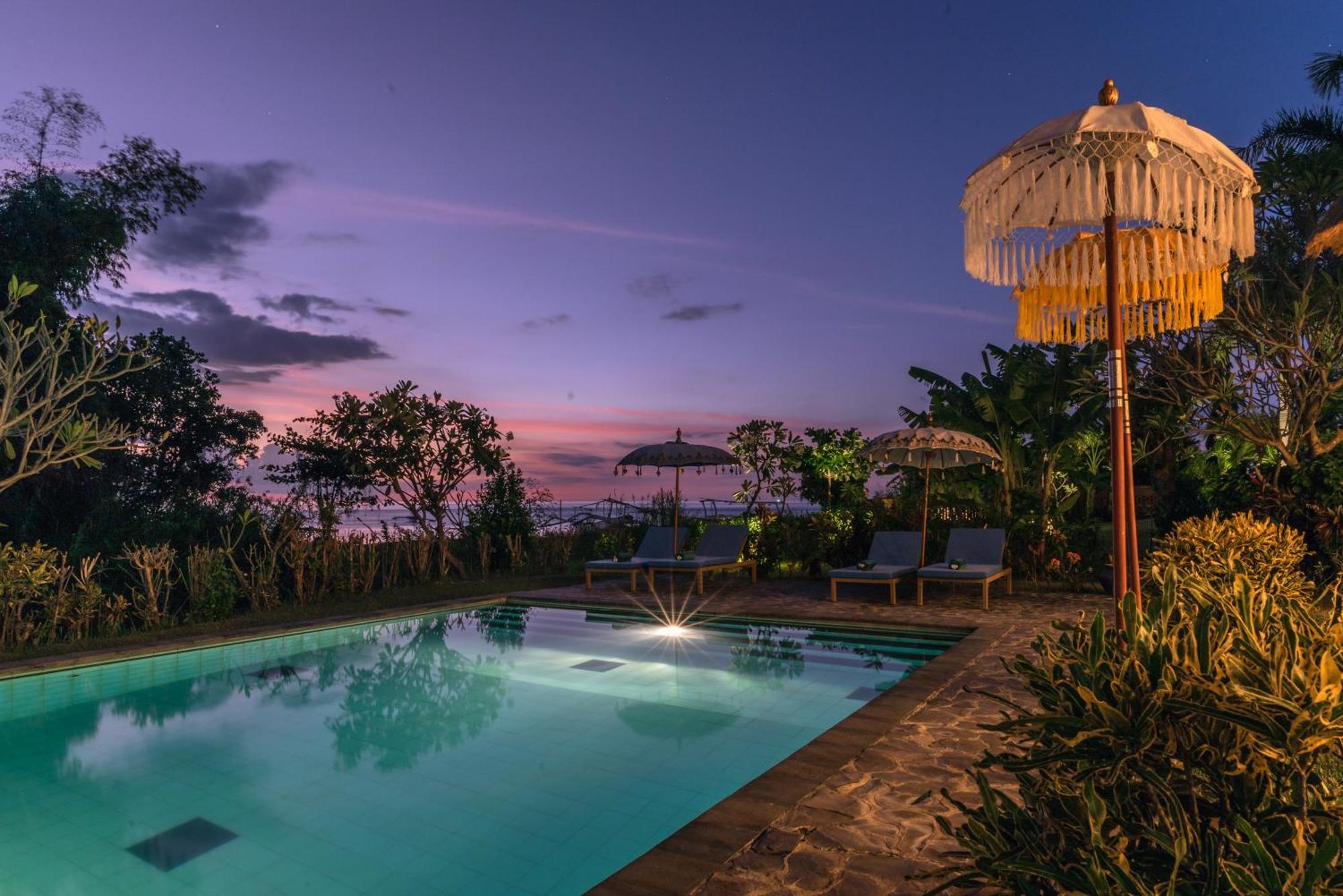 Absolute Beach Front Villa Umeanyar Exterior foto
